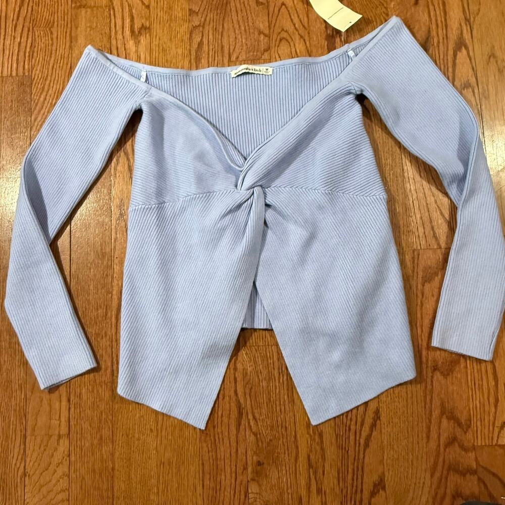 Abercrombie & Fitch Off Shoulder Twist Front Ribbed Top Blue NWT M - Picture 1 of 9